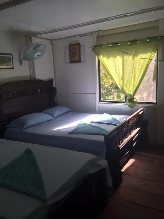 Posada Hippies Place Providencia Island Inn